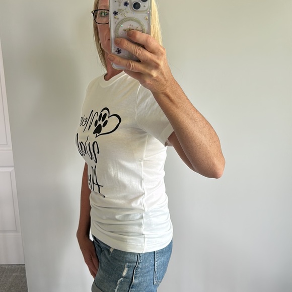 ‘Never Walk Alone’ Short Sleeve Graphic Tee - Picture 5 of 9